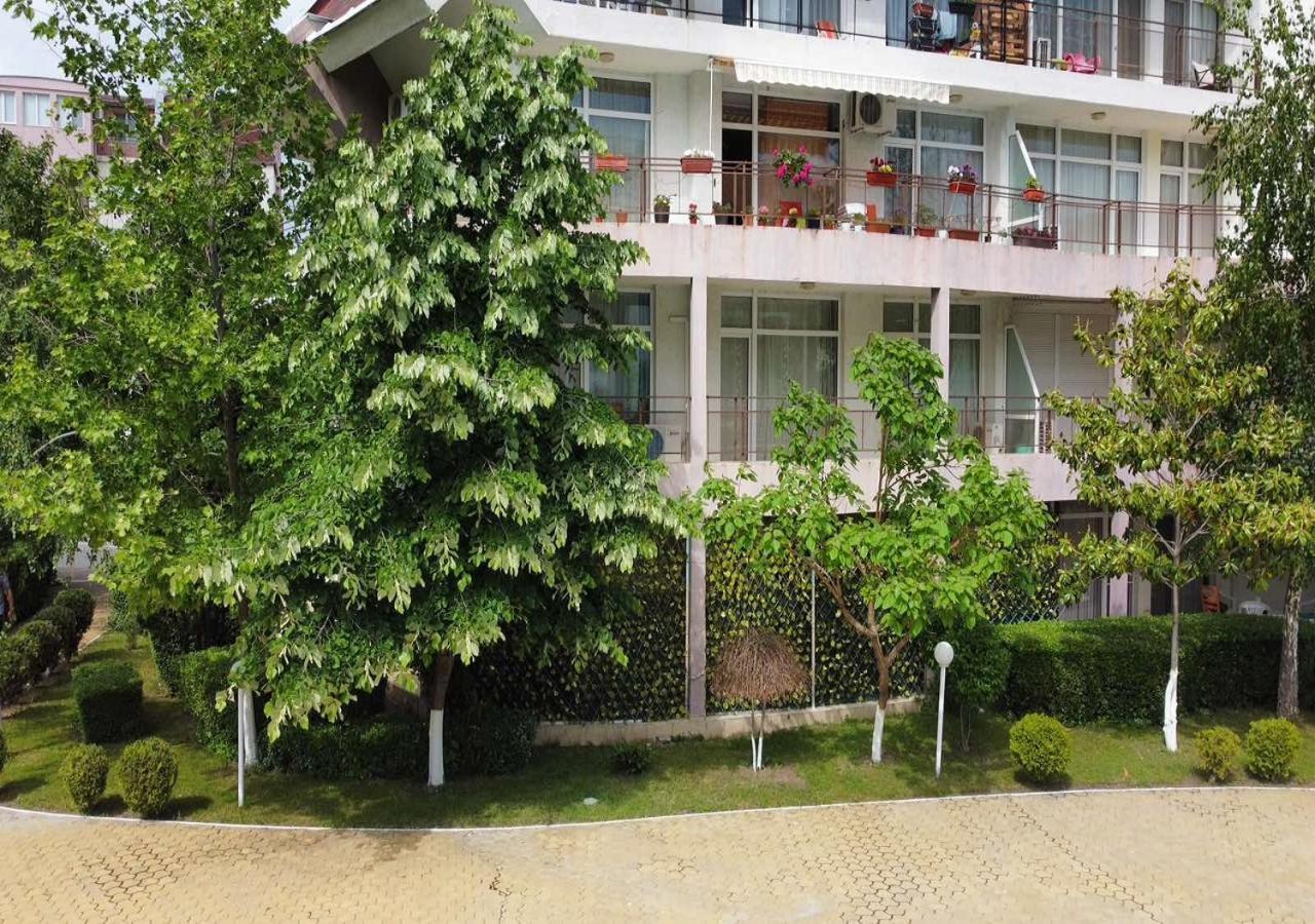 Charis Cozy Family Apart At Sun Village Complex Close To The Beach Sunny Beach Exterior photo